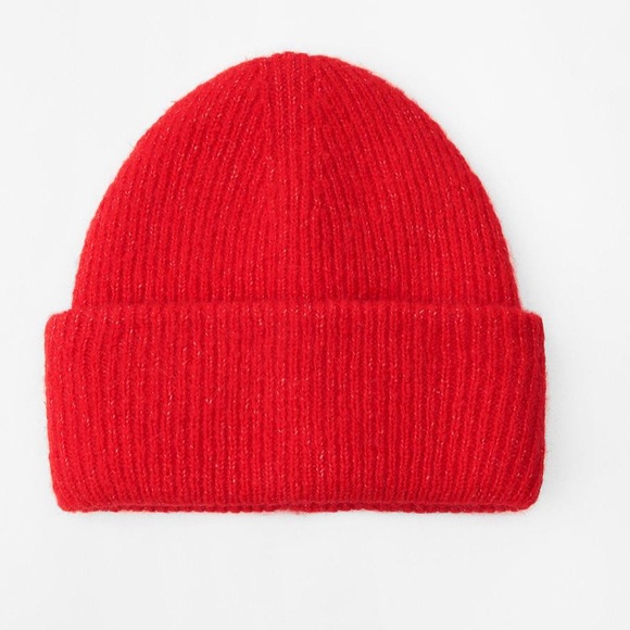 Zara Red turned up chunky Knit Beanie, Valentine’s Day, 2025 - Picture 1 of 6